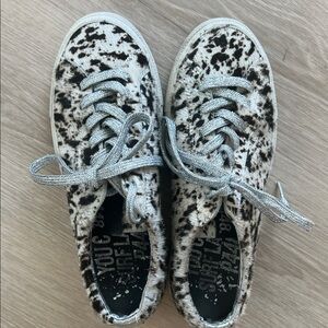 P448 Black and White Cow print Patterned Sneakers
